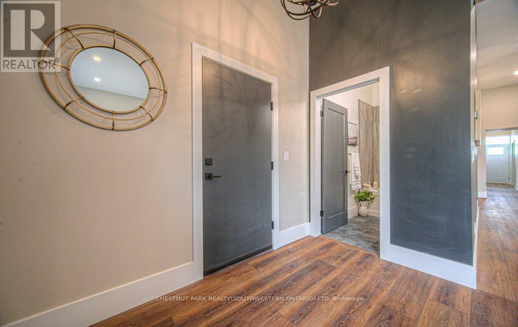 1 Bond Street Property Photo 4