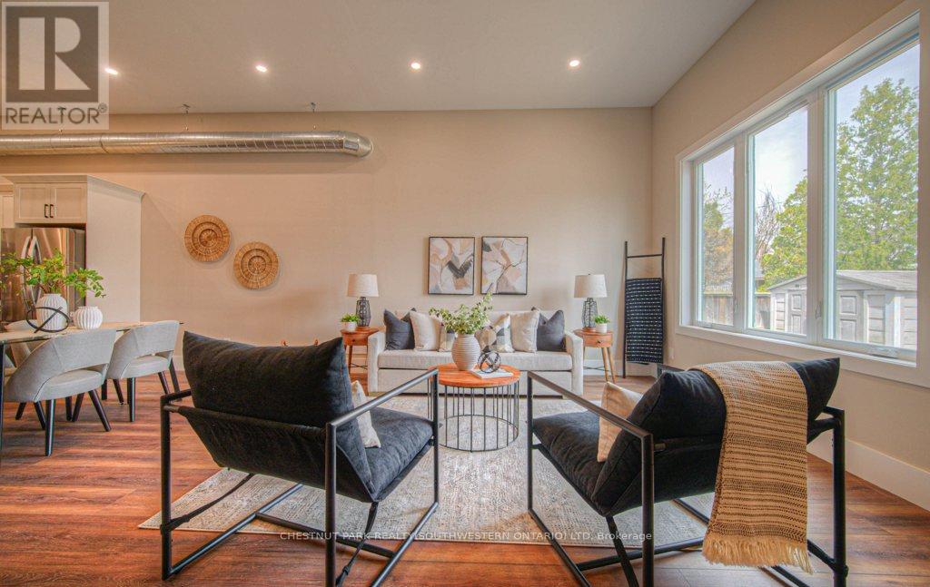 1 Bond Street Property Photo 5