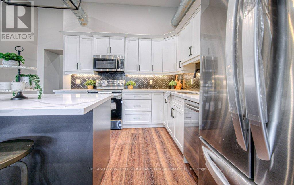 1 Bond Street Property Photo 11