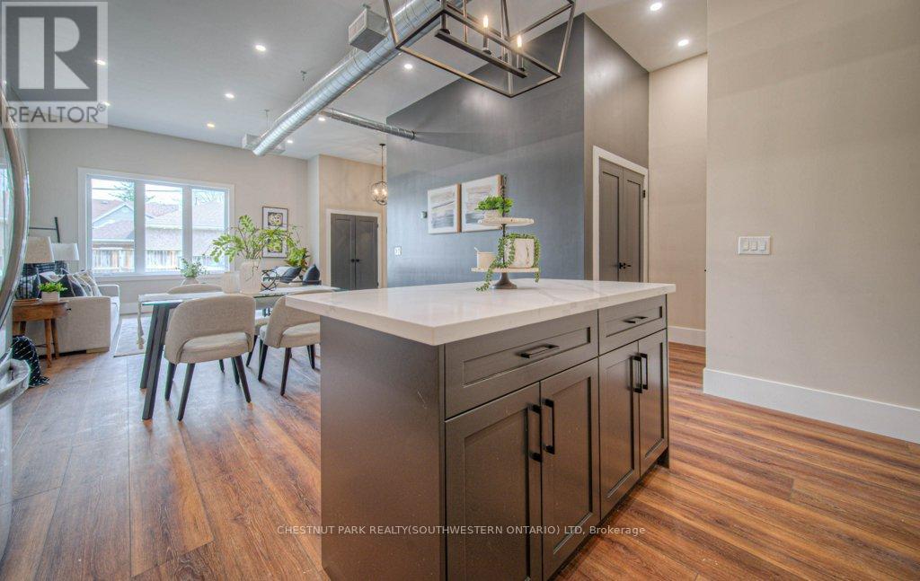 1 Bond Street Property Photo 12
