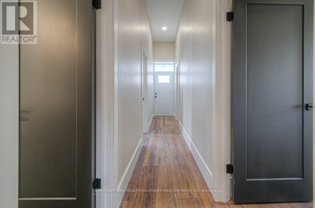1 Bond Street Property Photo 15
