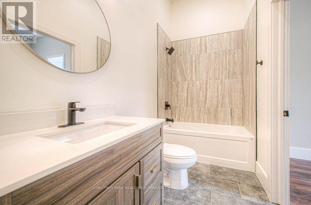 1 Bond Street Property Photo 17