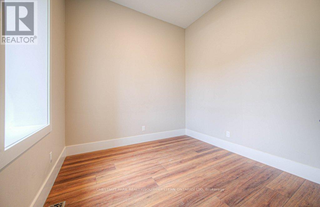 1 Bond Street Property Photo 20