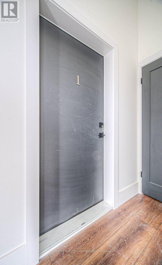 1 Bond Street Property Photo 22