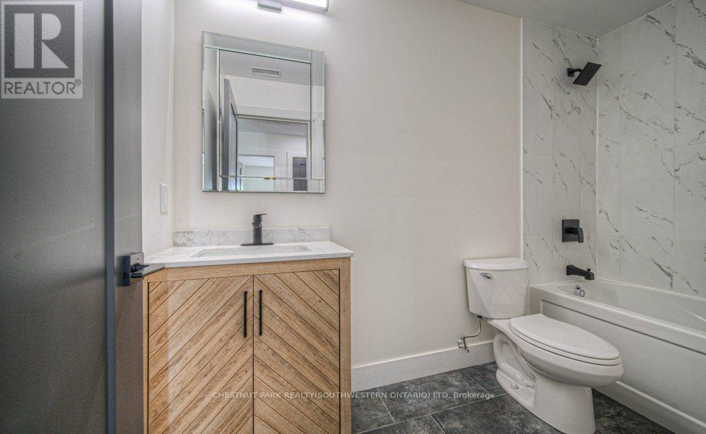 1 Bond Street Property Photo 24