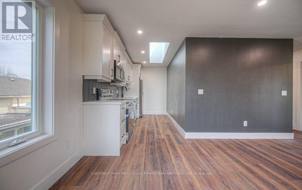1 Bond Street Property Photo 30