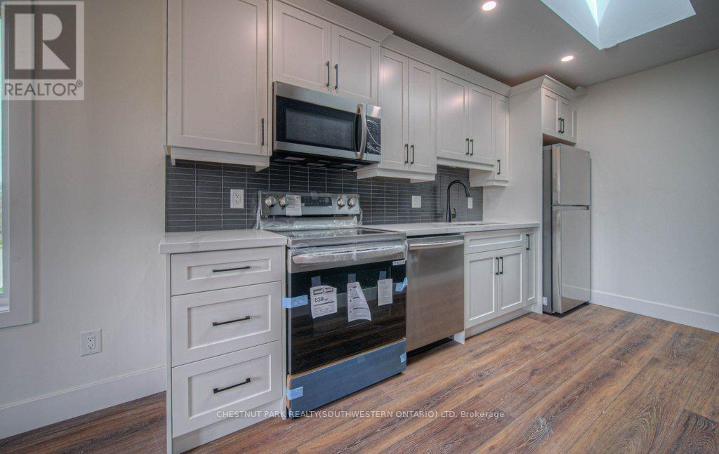 1 Bond Street Property Photo 31