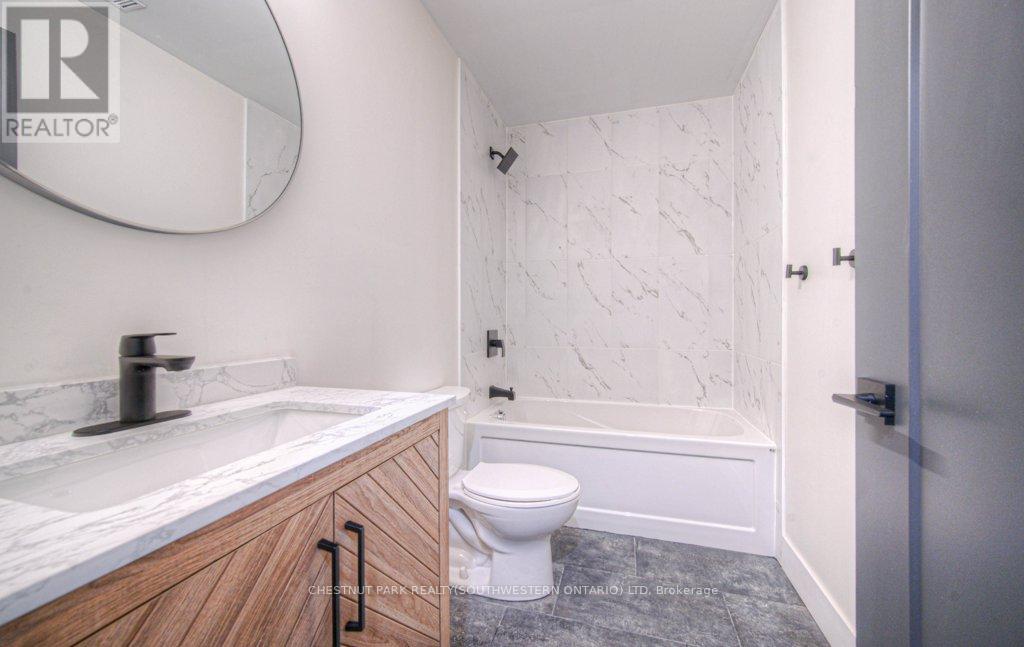 1 Bond Street Property Photo 34
