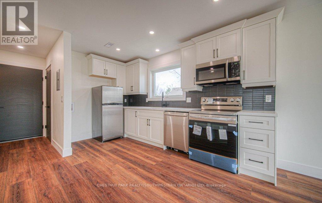 1 Bond Street Property Photo 36