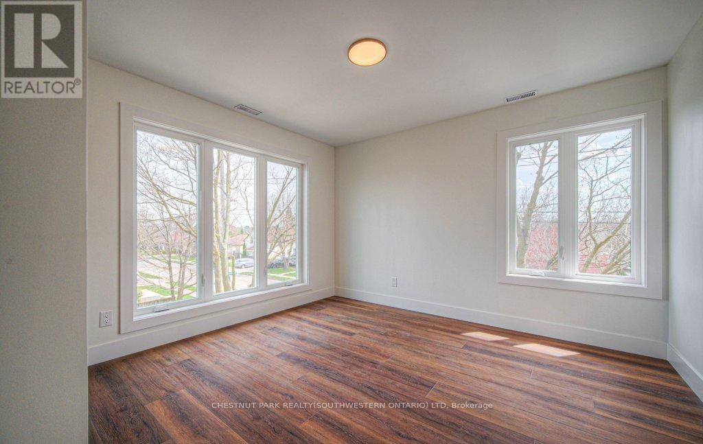 1 Bond Street Property Photo 39