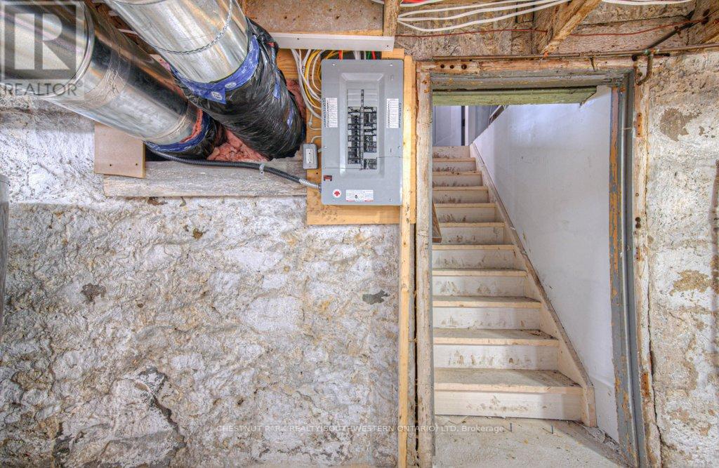 1 Bond Street Property Photo 42