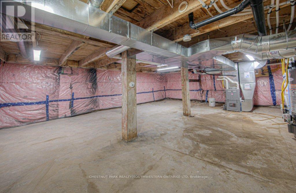 1 Bond Street Property Photo 43