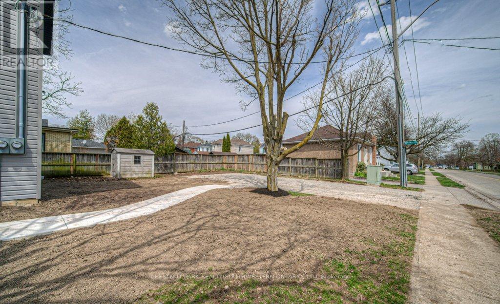 1 Bond Street Property Photo 44