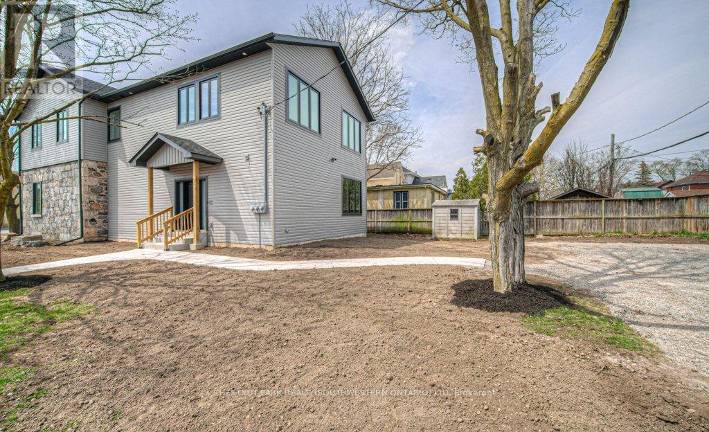 1 Bond Street Property Photo 45