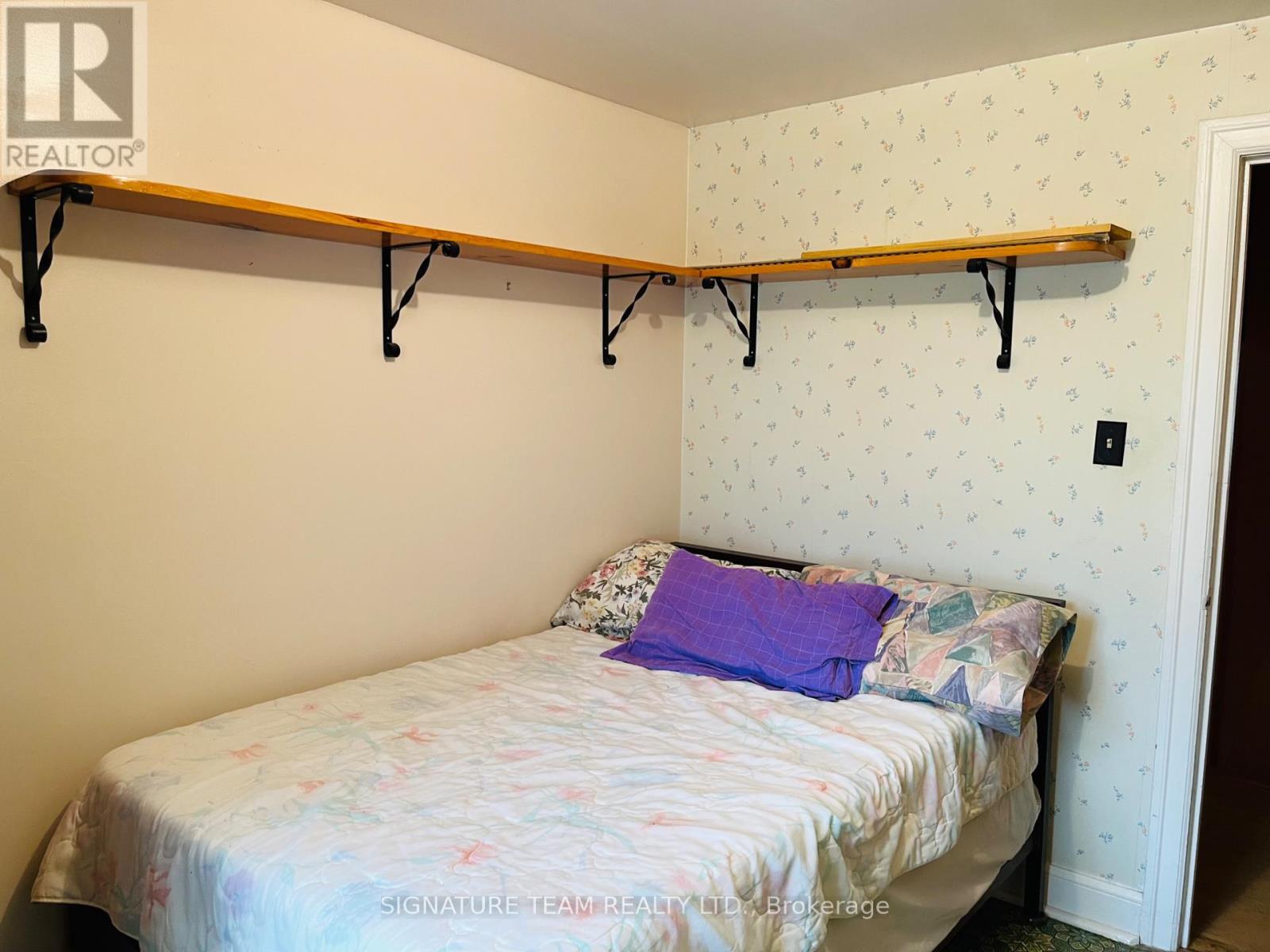 292 Bonnechere Street W Property Photo 22