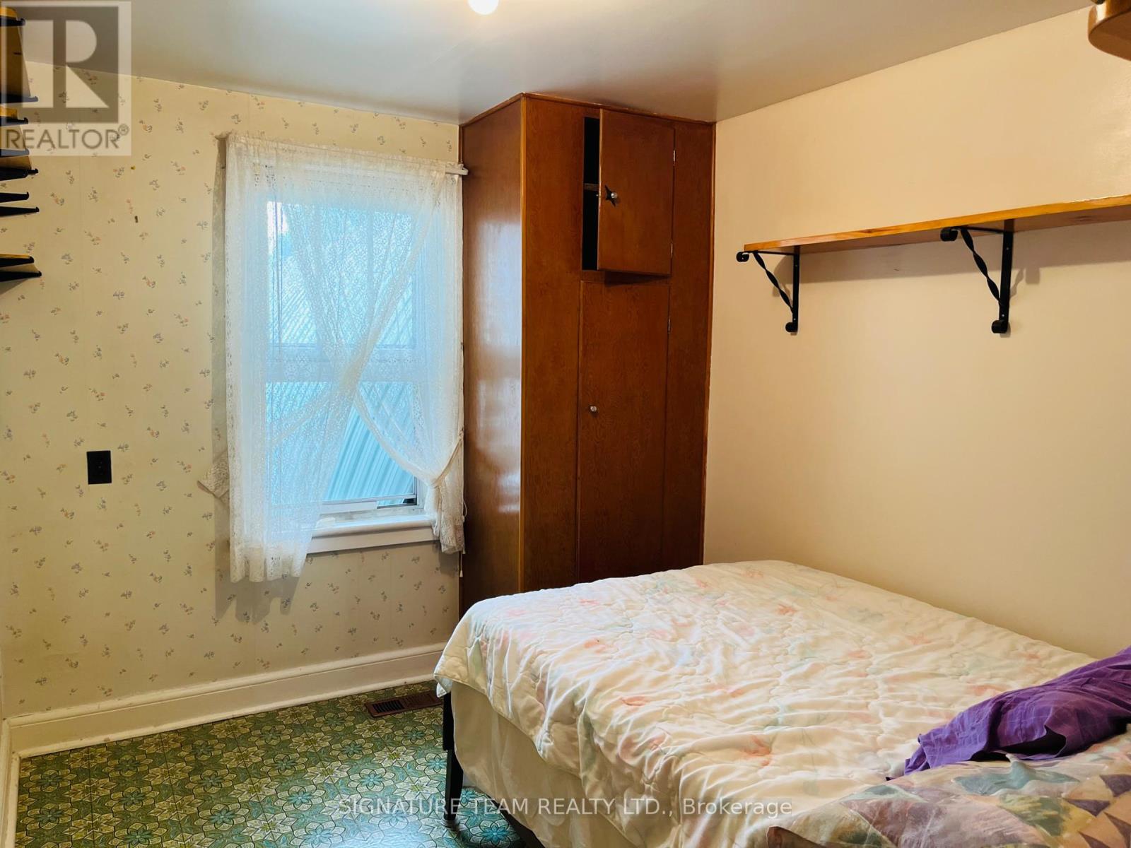 292 Bonnechere Street W Property Photo 23