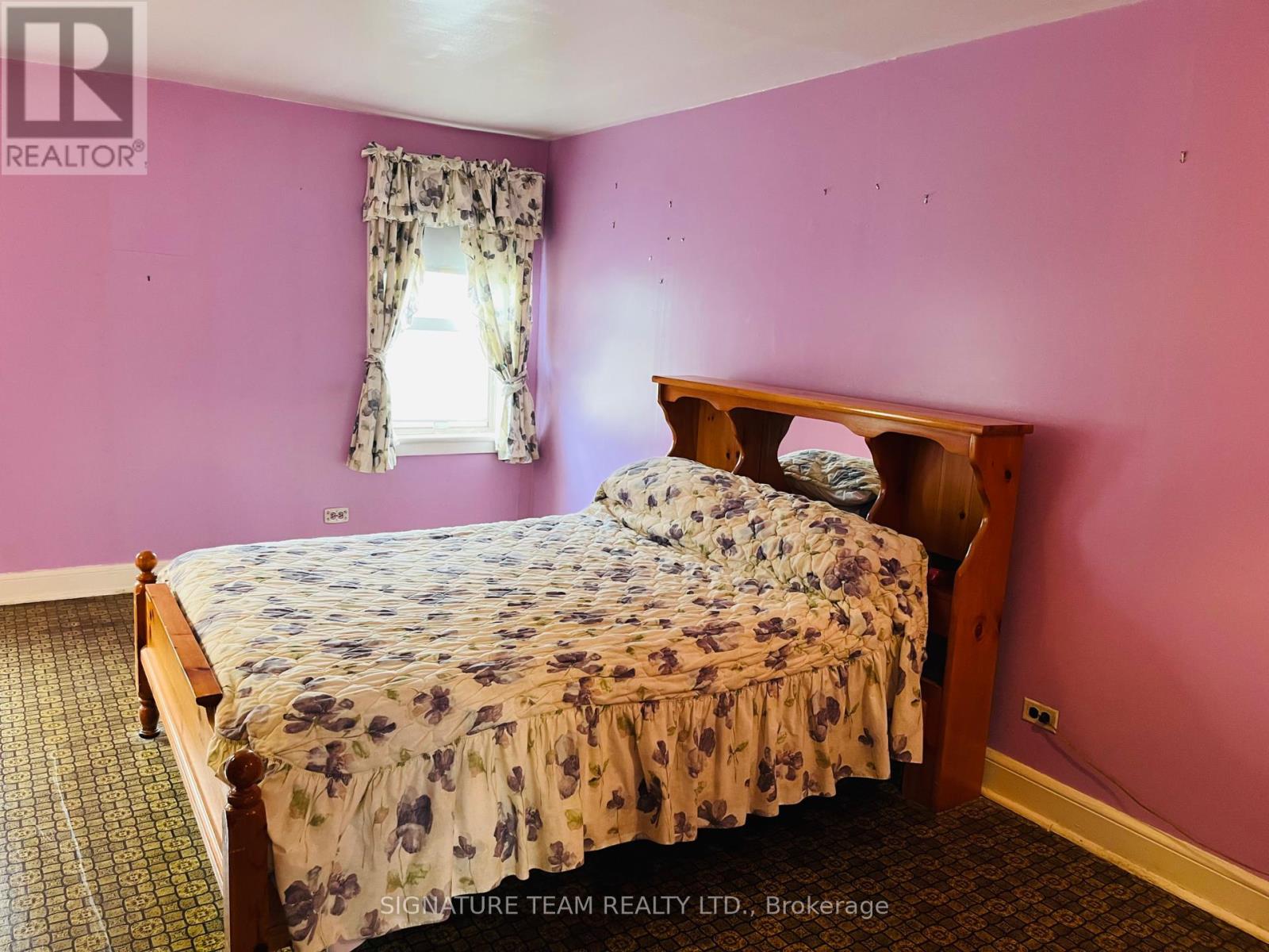 292 Bonnechere Street W Property Photo 24