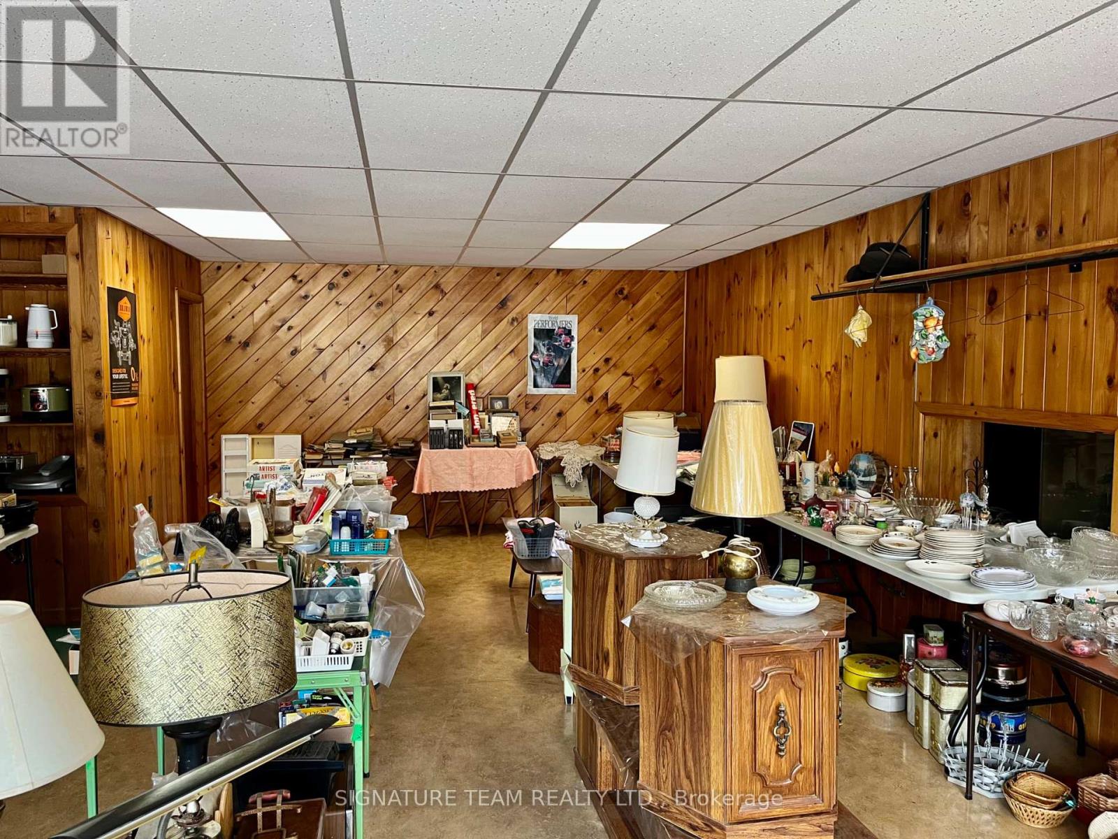 292 Bonnechere Street W Property Photo 29