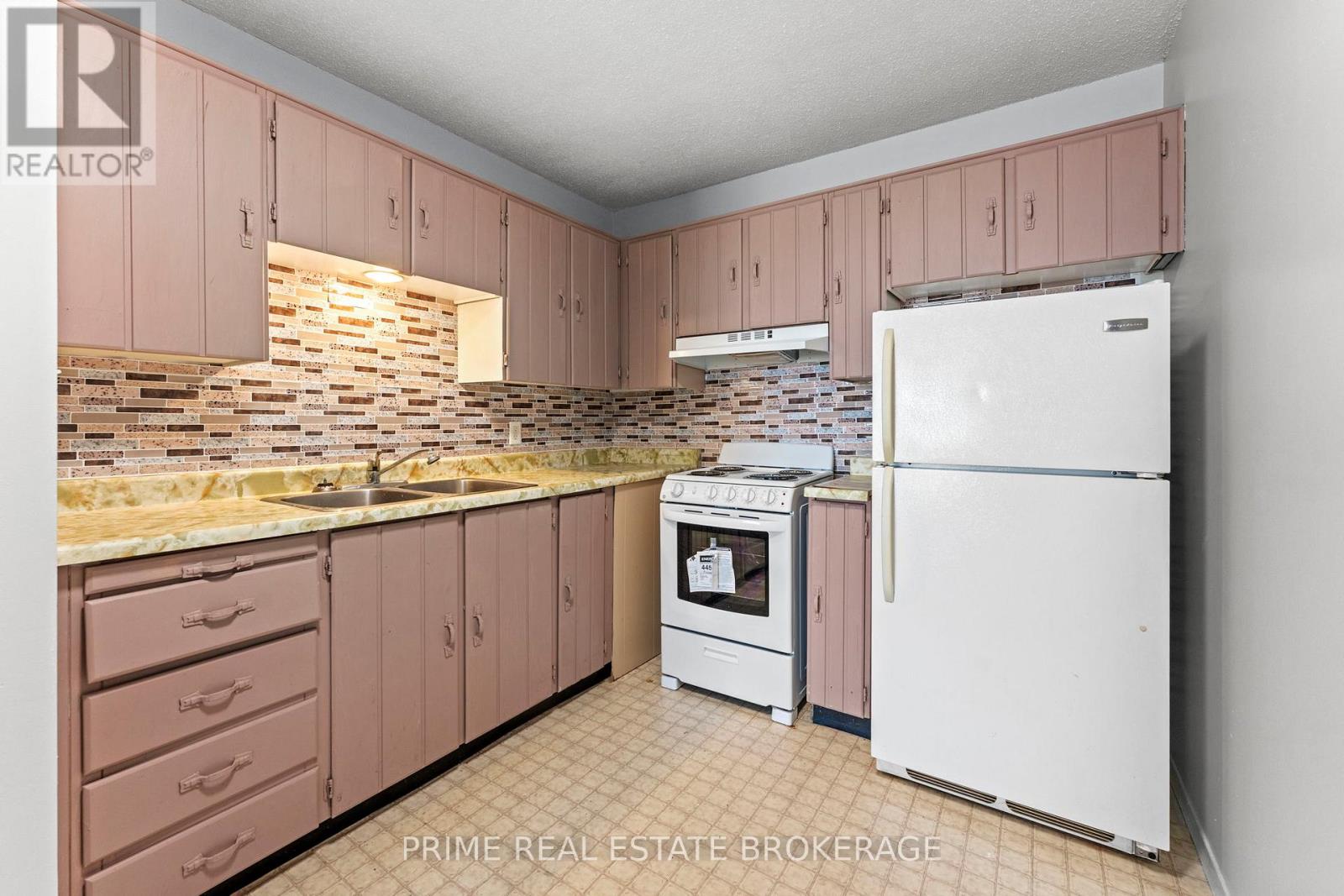 412 Ross Street Property Photo 8