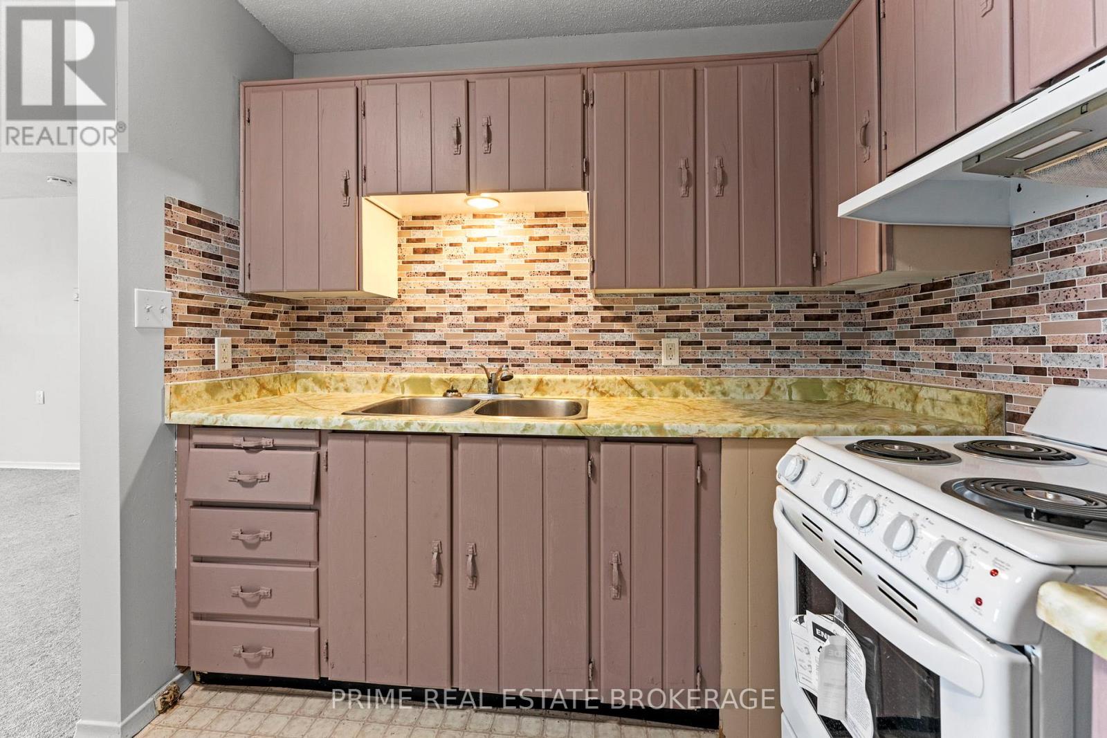 412 Ross Street Property Photo 9