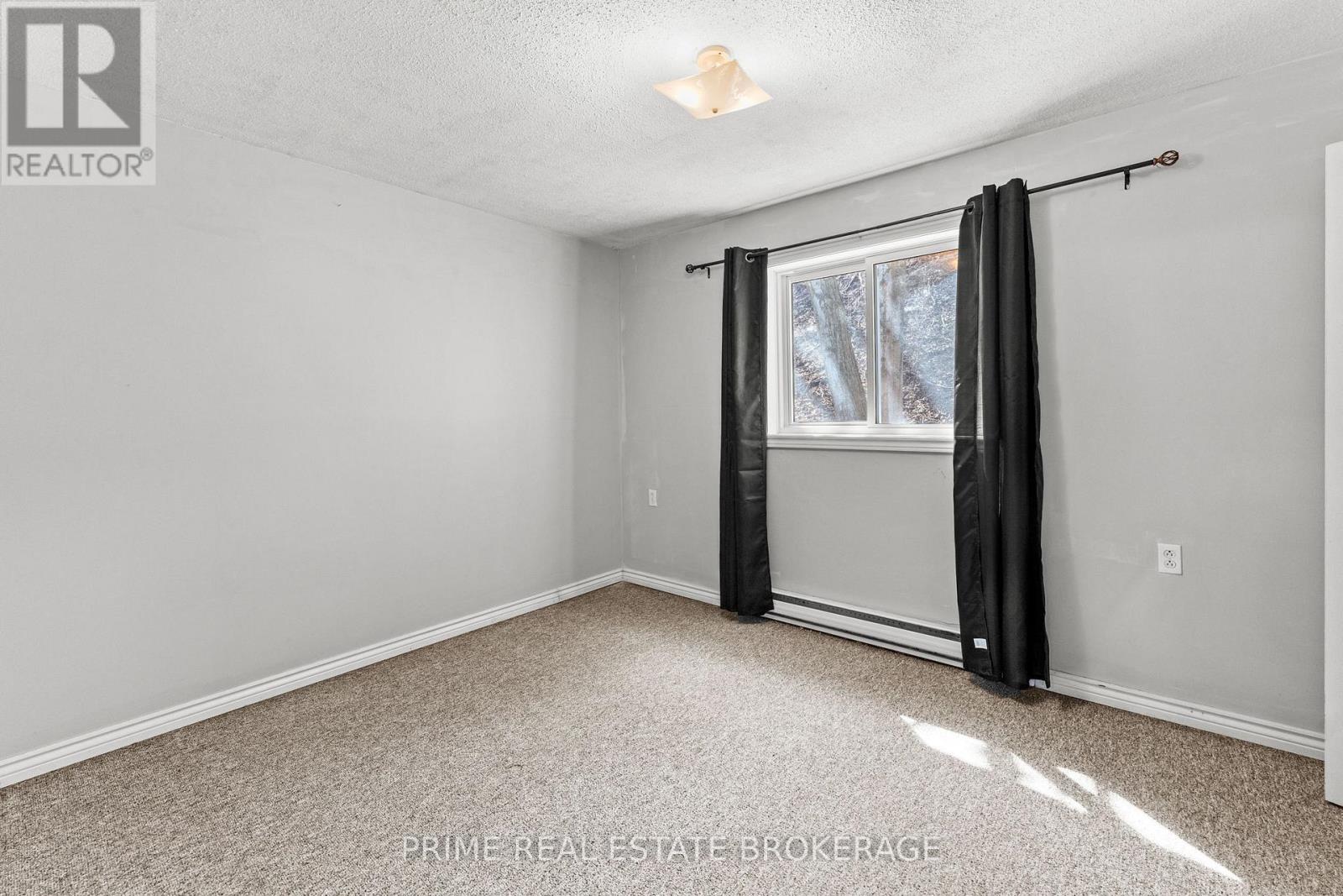 412 Ross Street Property Photo 17