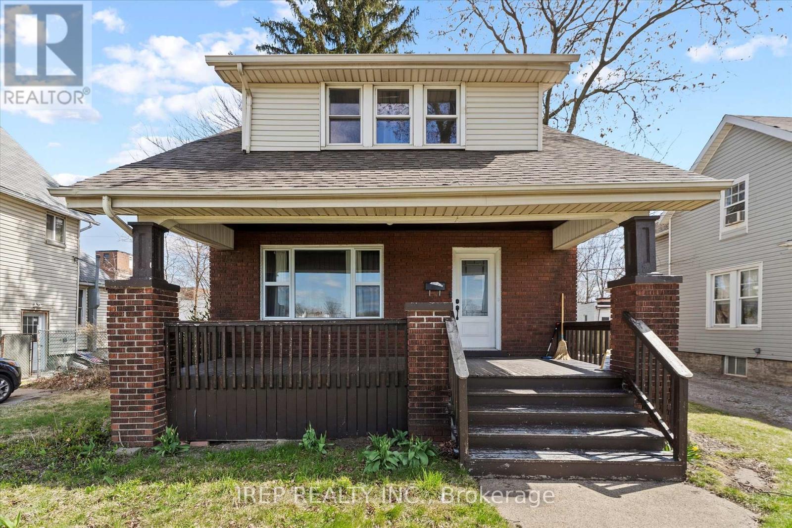 394 CRAWFORD AVENUE Property Photo 1