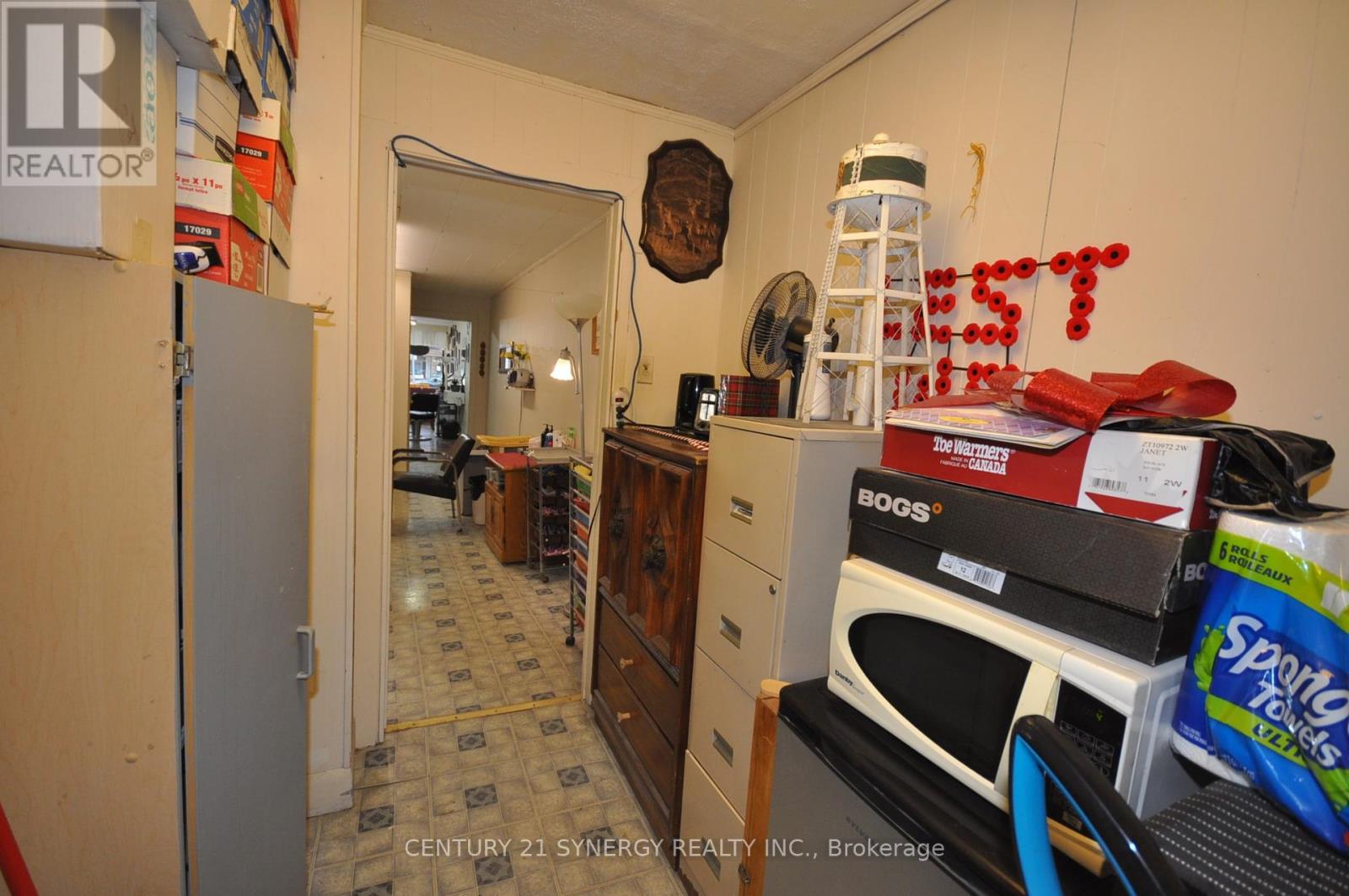 14 Beckwith Street N Property Photo 14