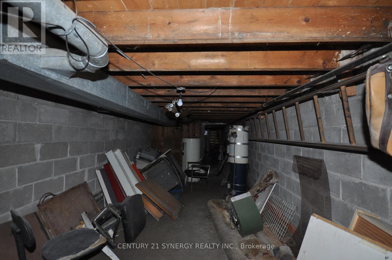 14 Beckwith Street N Property Photo 17