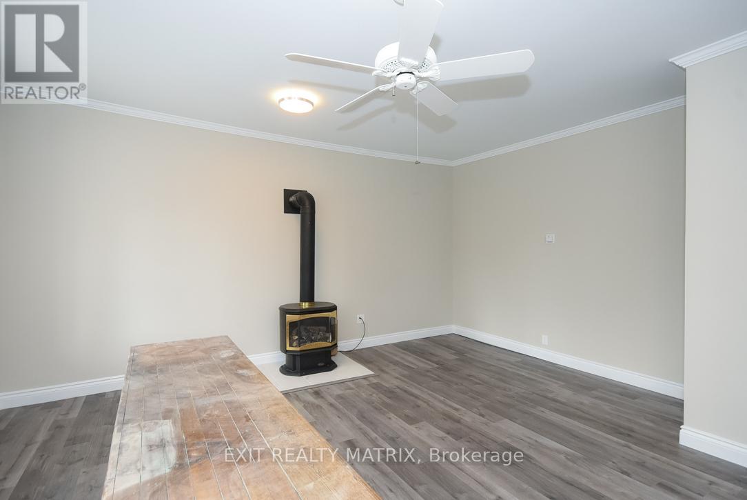 Unit 2 - 1429 Meadow Drive Property Photo 5
