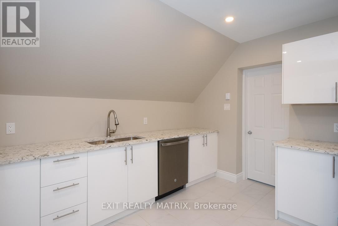 Unit 2 - 1429 Meadow Drive Property Photo 15
