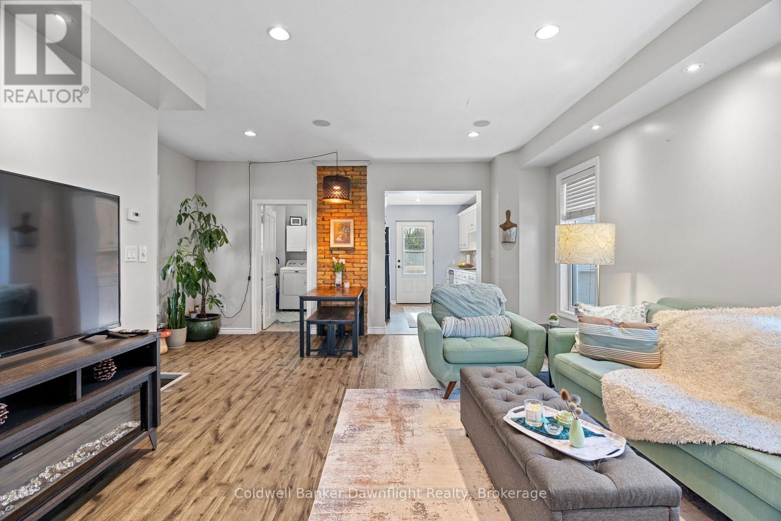 169 Andrew Street Property Photo 11