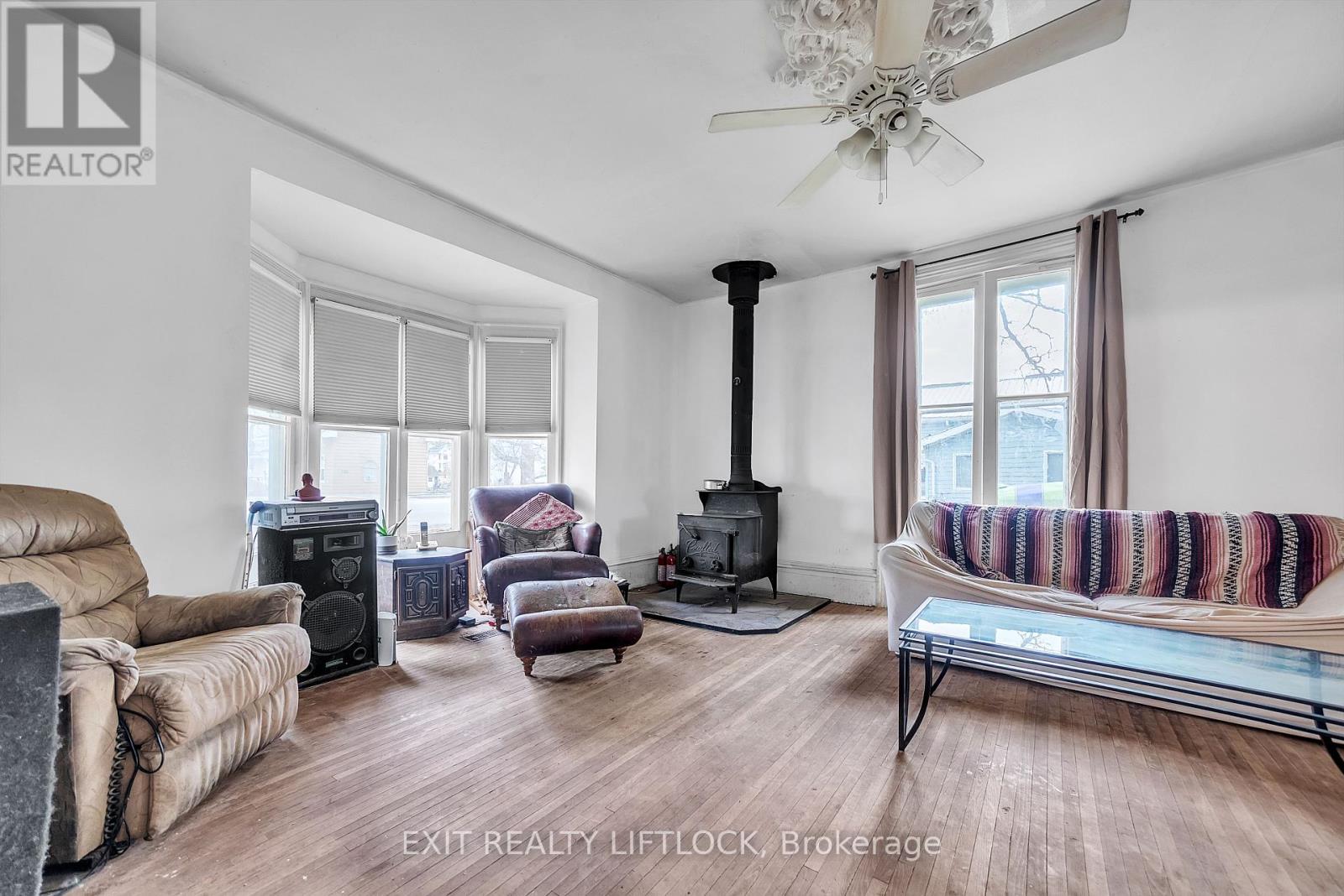 184 St. Lawrence Street E Property Photo 15