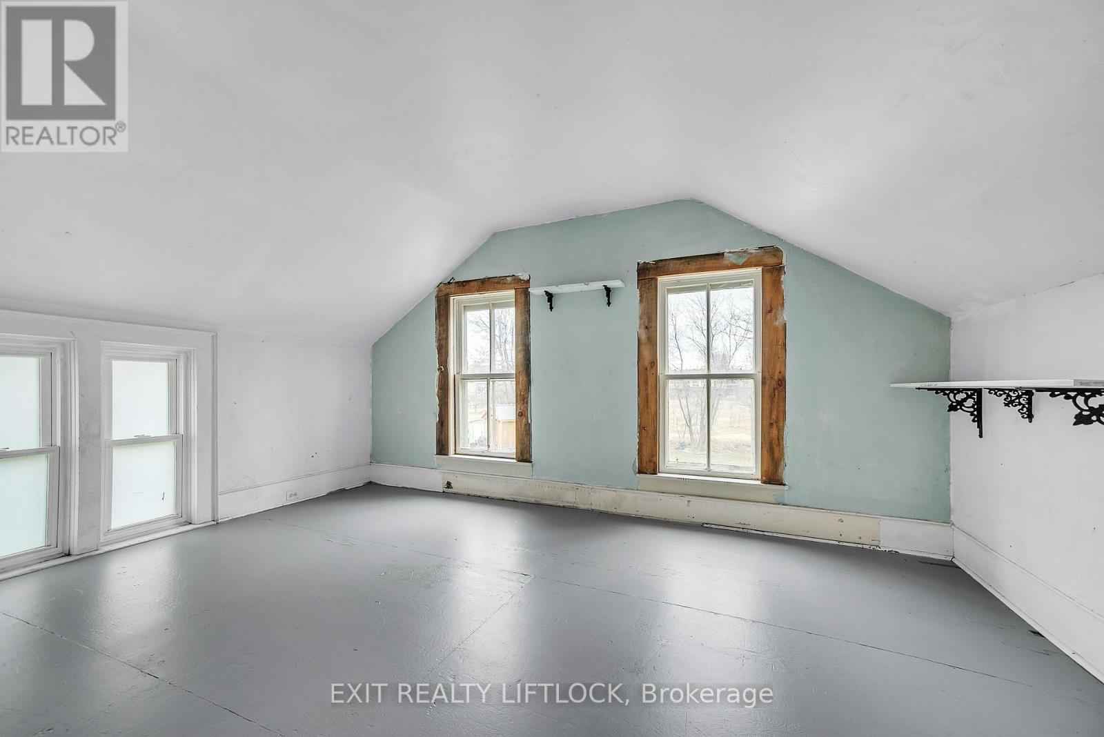 184 St. Lawrence Street E Property Photo 18