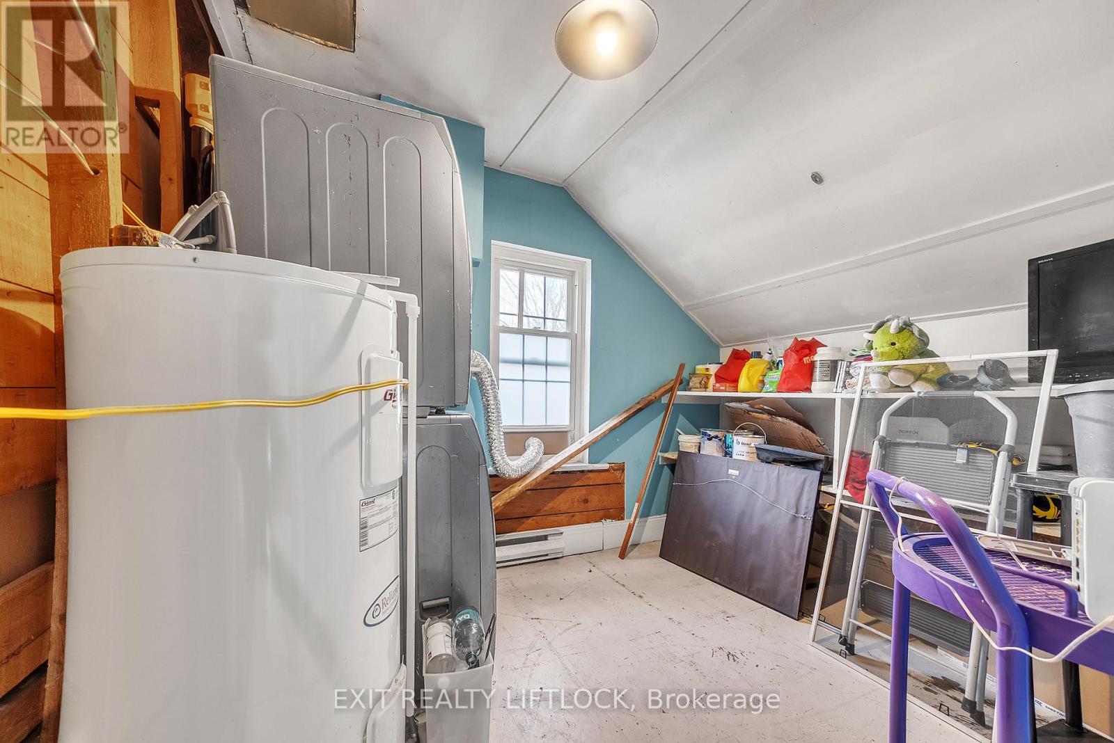 184 St. Lawrence Street E Property Photo 23