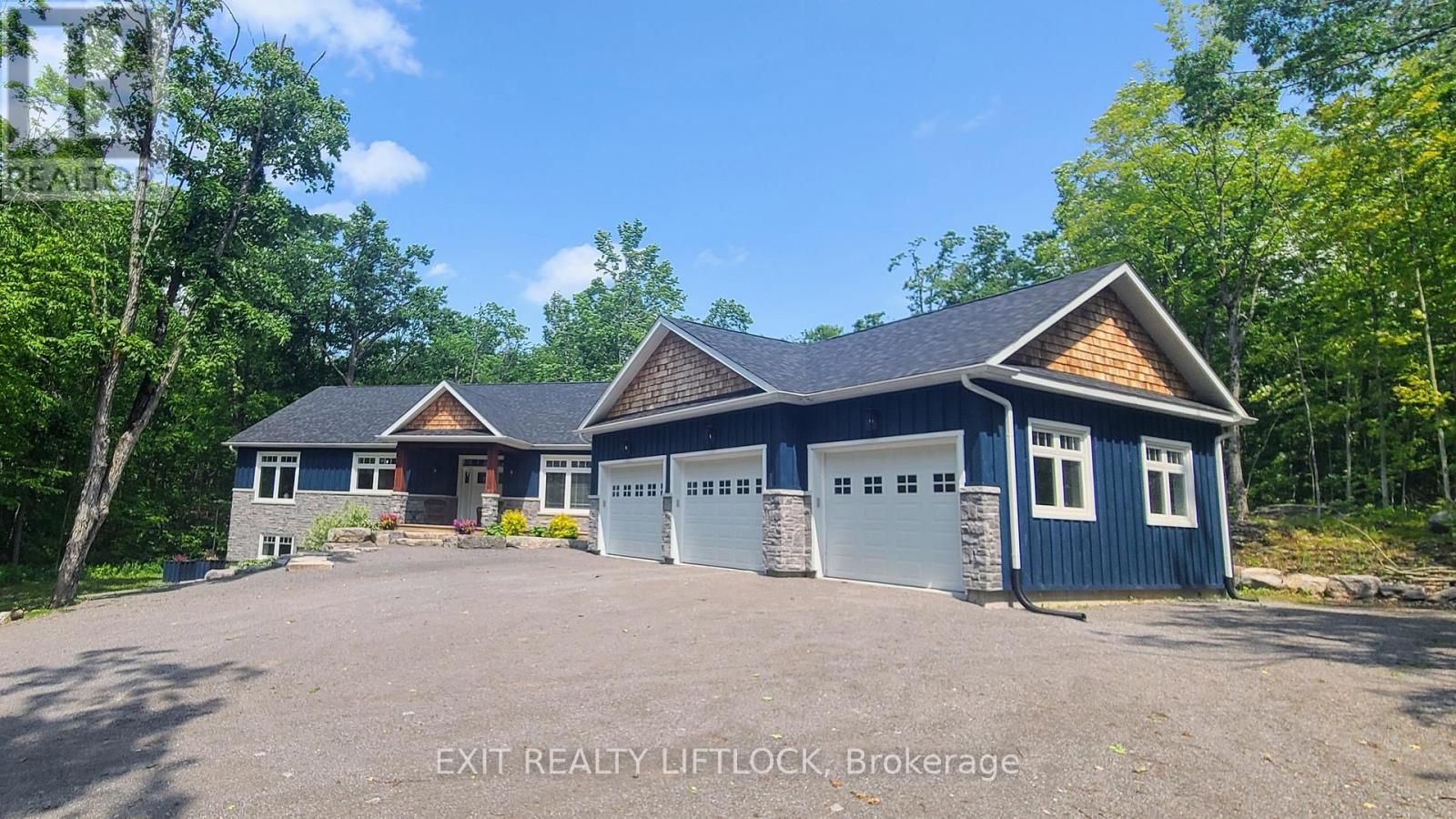 11 RORY DRIVE N Property Photo 1