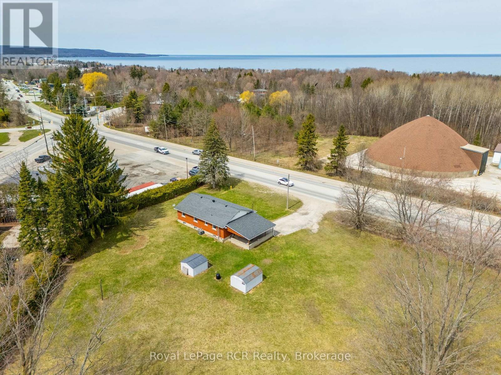 456 Sykes Street S Property Photo 4