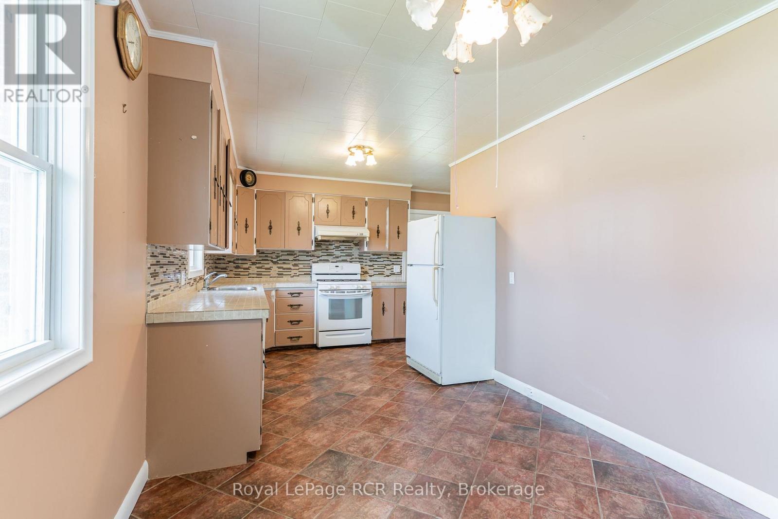 456 Sykes Street S Property Photo 18