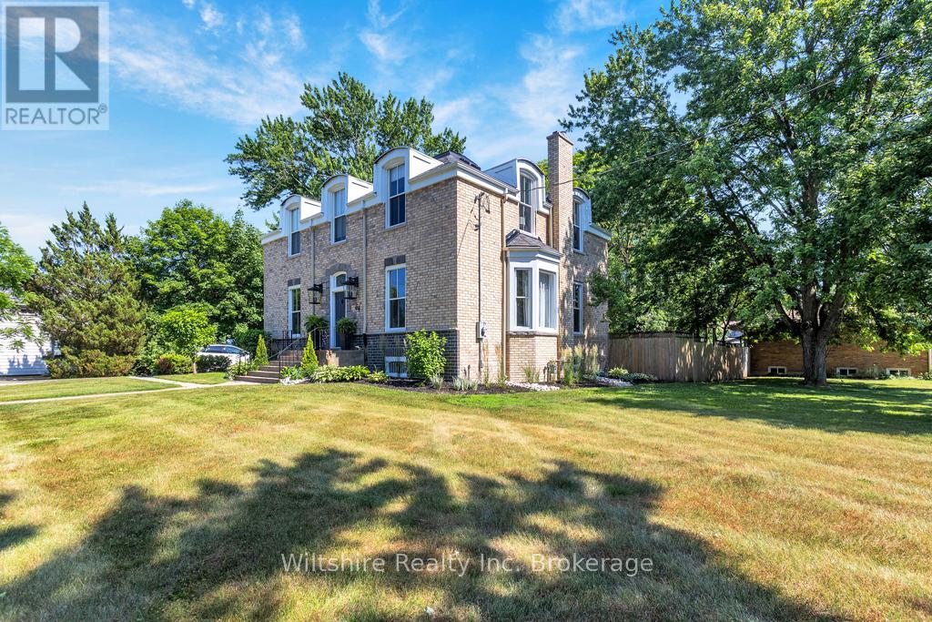 64 South Street W Property Photo 1