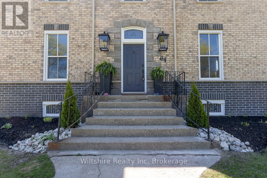 64 South Street W Property Photo 3