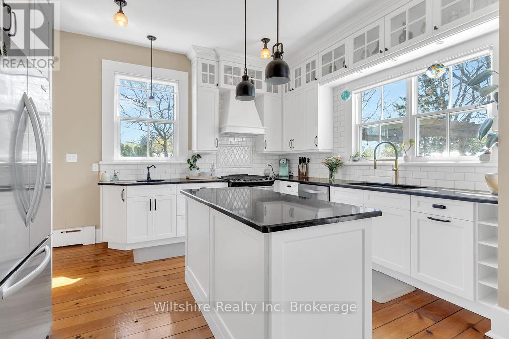 64 South Street W Property Photo 8