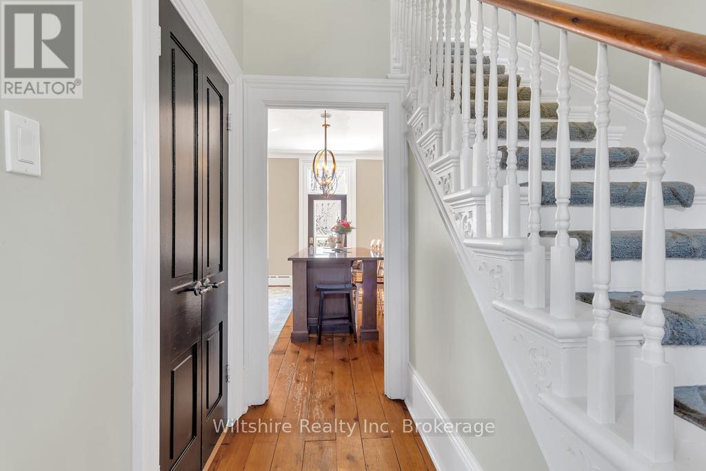 64 South Street W Property Photo 17