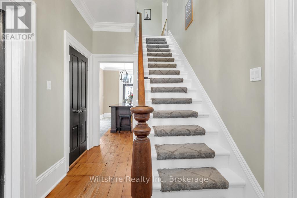 64 South Street W Property Photo 26
