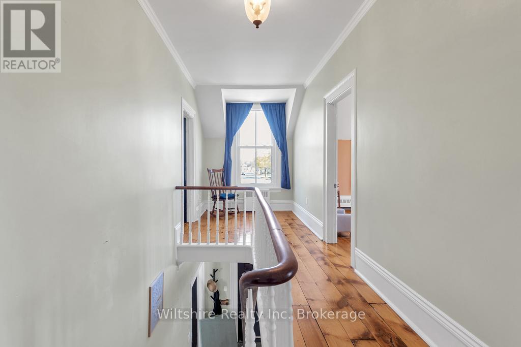 64 South Street W Property Photo 28