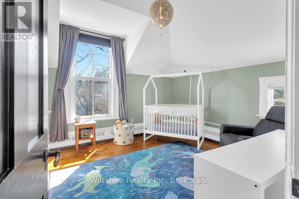 64 South Street W Property Photo 34