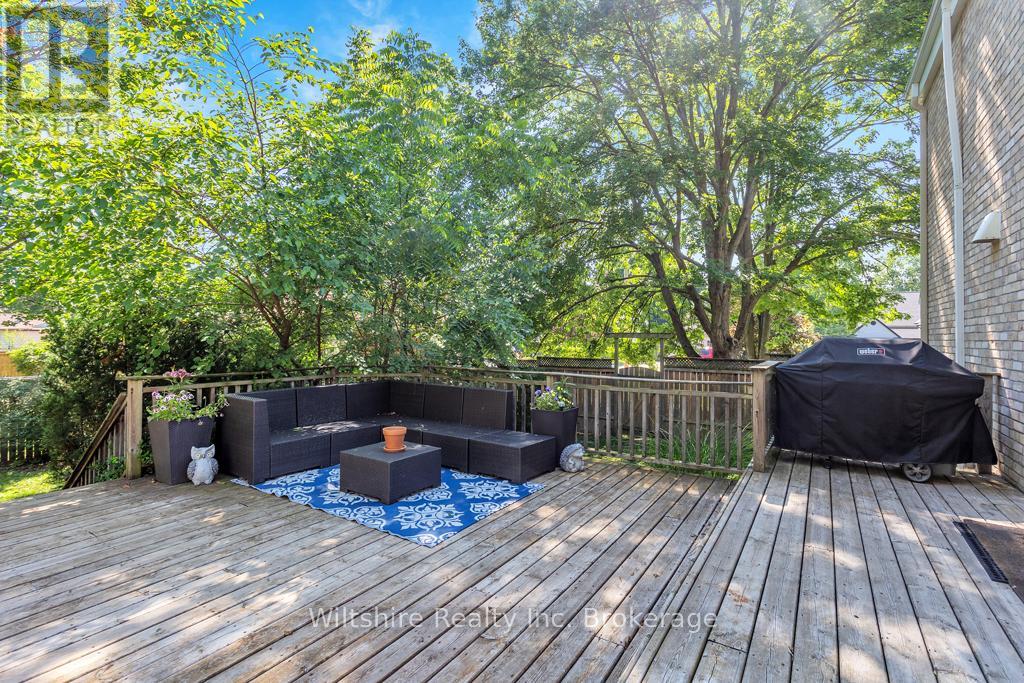64 South Street W Property Photo 37
