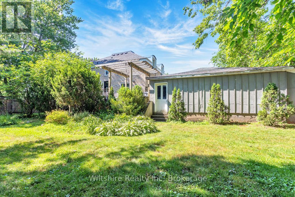 64 South Street W Property Photo 44