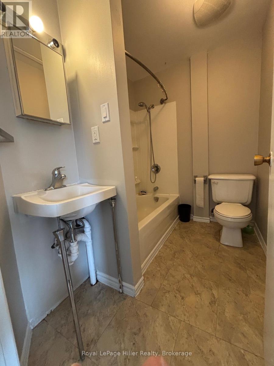 228 Nile Street Property Photo 3