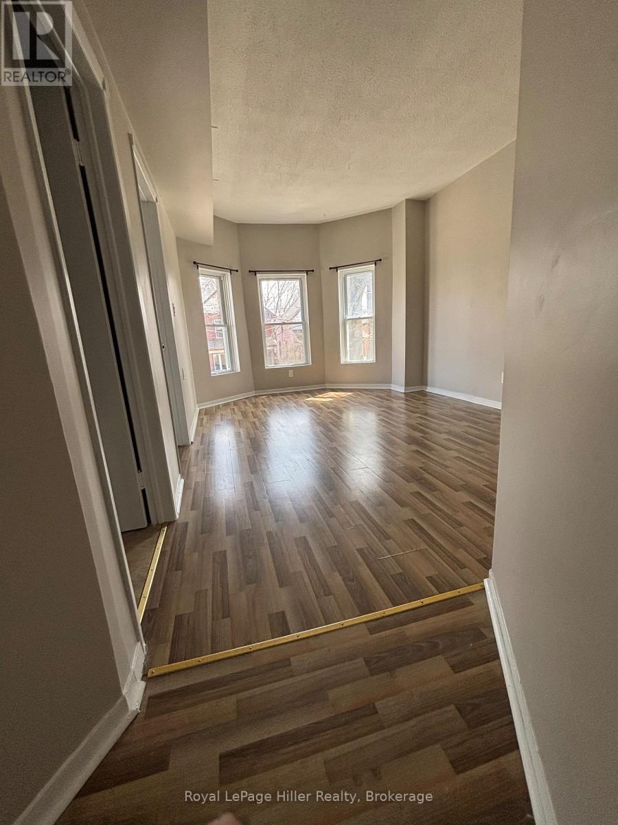 228 Nile Street Property Photo 5