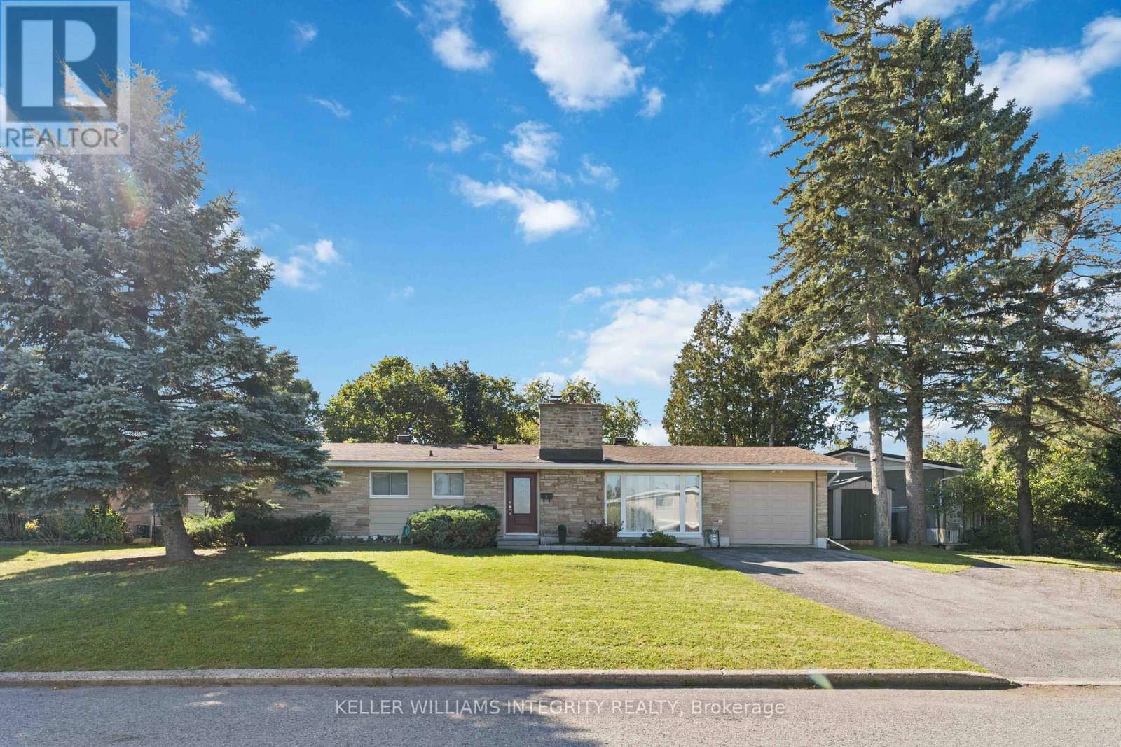 6 WHITBURN CRESCENT Property Image