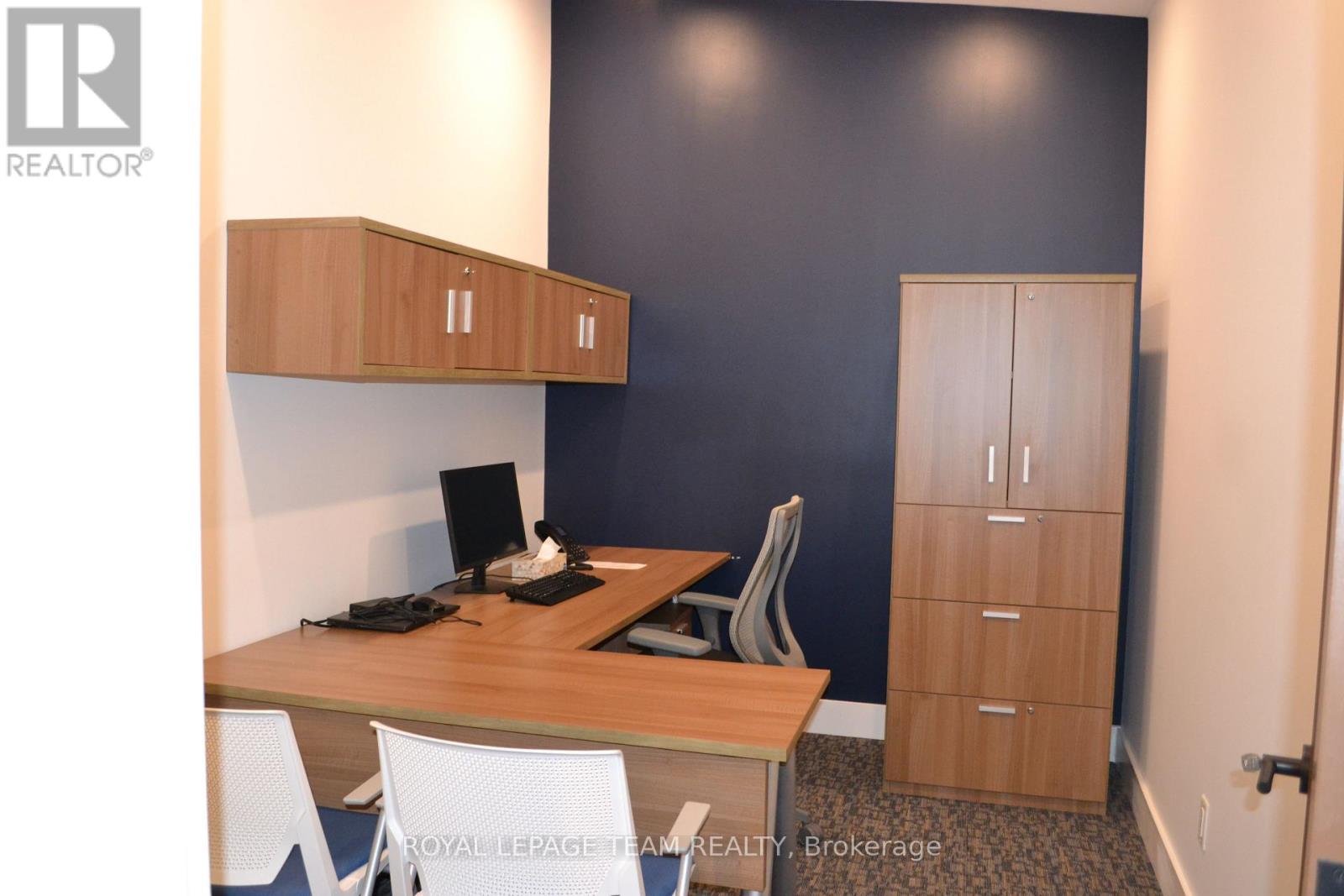 129 John Street N Property Photo 13